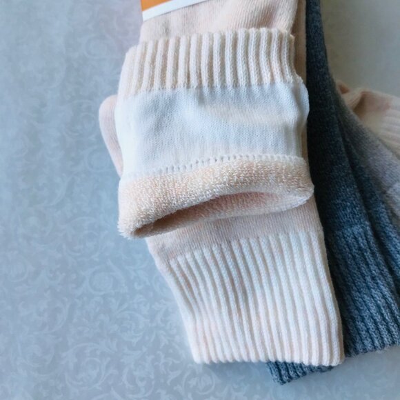 Timberland Women's Cushioned Shortie Boot Socks 4 Pairs Size: 6.5-9.5 - Picture 5 of 6